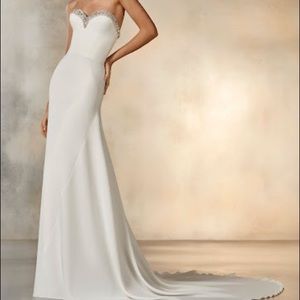 Pronovias - Rising wedding dress size: 42